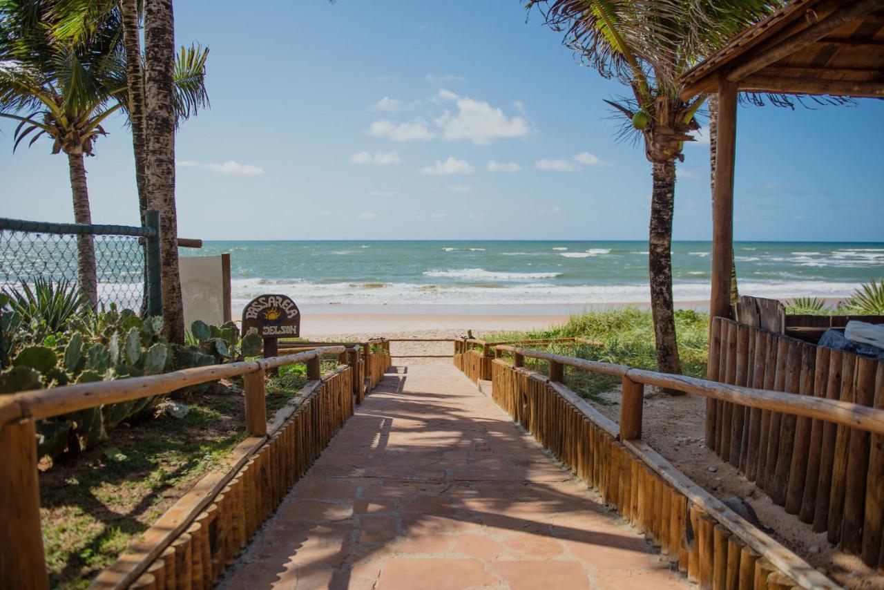 Flat Guarajuba Beira Da Praia Pe Na Areia Kültér fotó