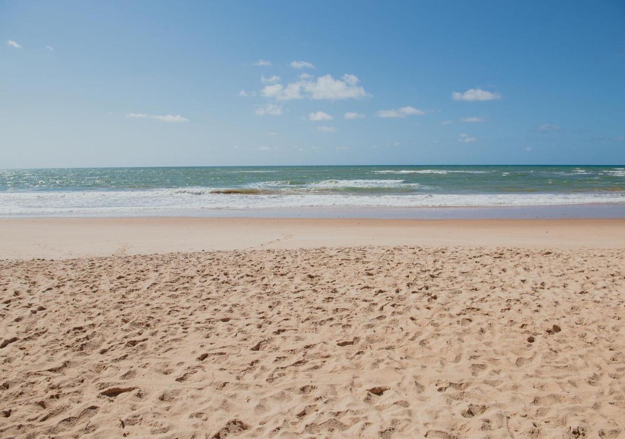 Flat Guarajuba Beira Da Praia Pe Na Areia Kültér fotó